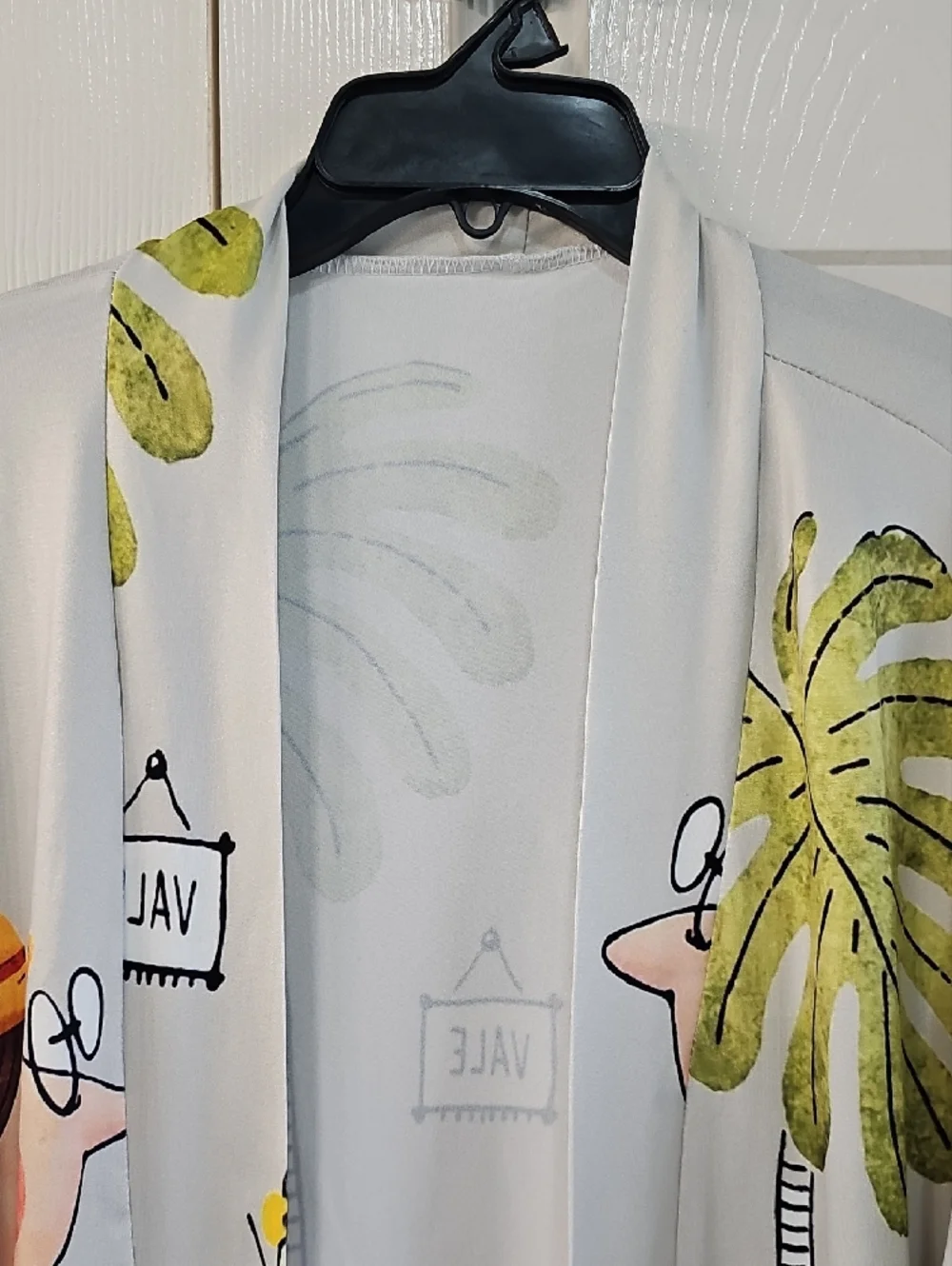 NWT XL Women’s Cream Graphic "Tropical Cafe" Cardigan Whimsical Vibrant Light - Picture 8 of 15
